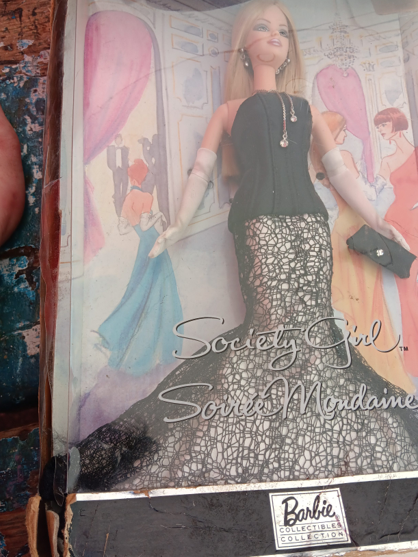 Barbie Collectibles Society Girl Soiree Mondaine Doll thumbnail