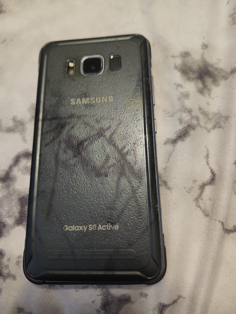 Samsung Galaxy S8 Active - photo 3