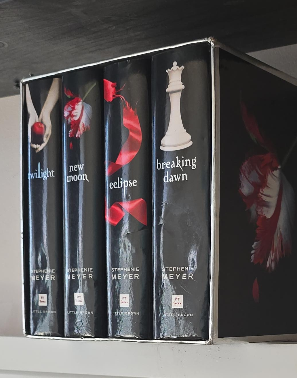 Twilight Saga Box Set by Stephenie Meyer thumbnail