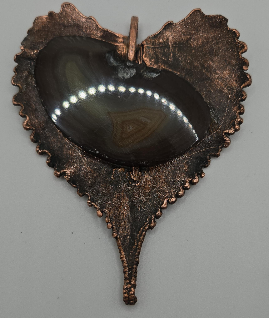 Leaf-Shaped Copper & Agate Pendant thumbnail