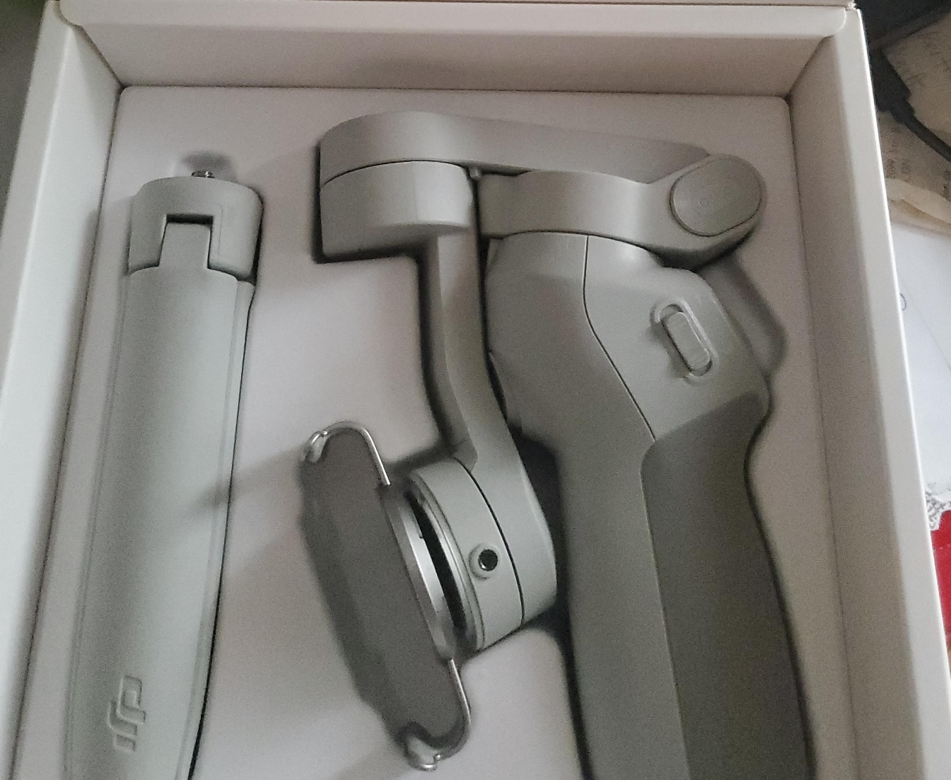 DJI OM 4 SE Gimbal Stabilizer - Like New! thumbnail