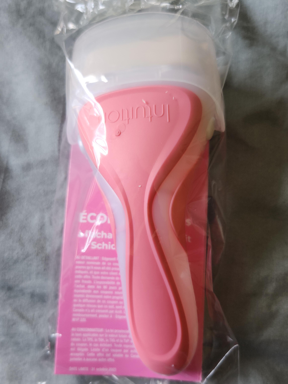 🇨🇦New Schick Intuition Razor thumbnail