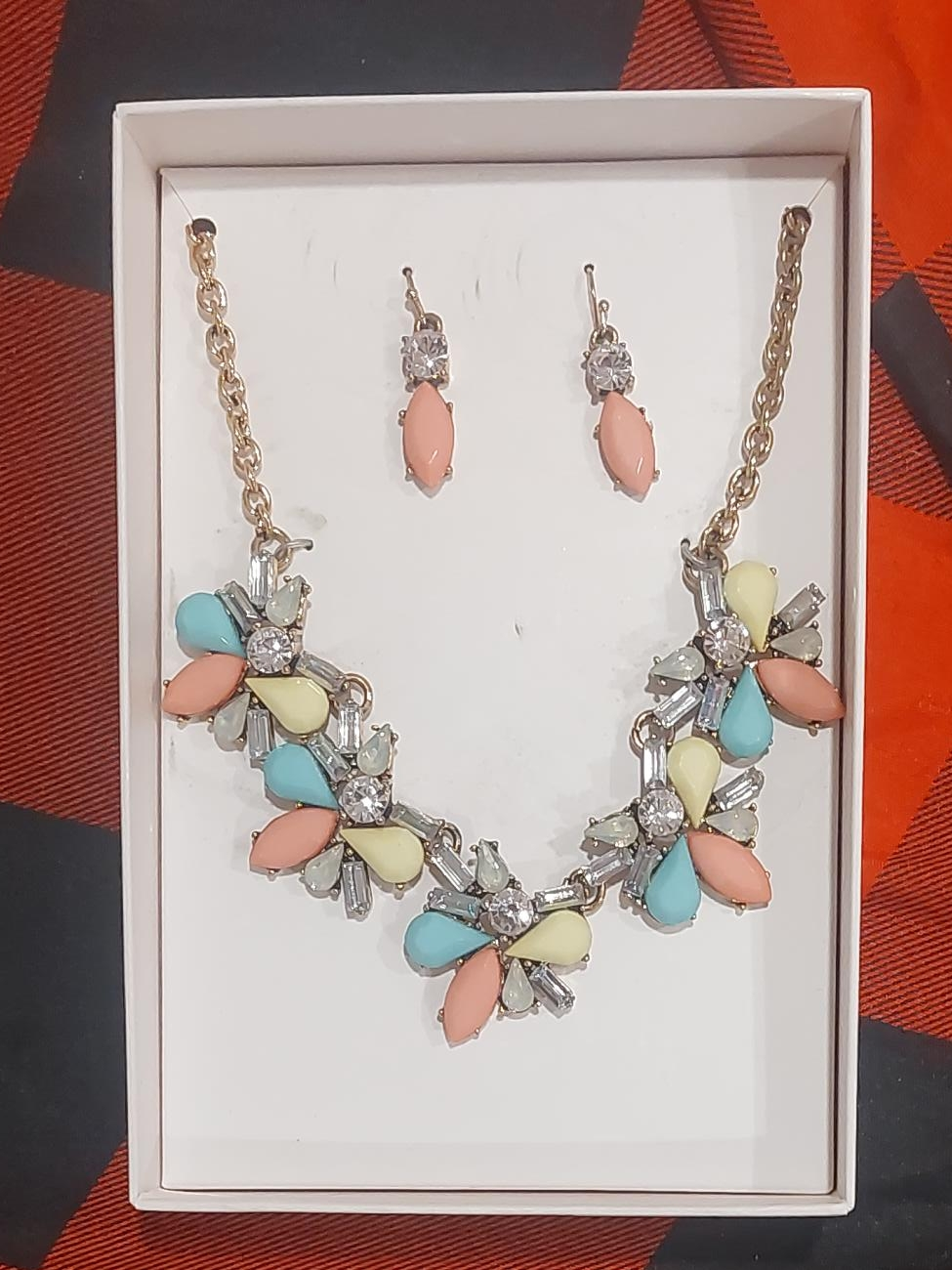 Necklace and Earring Set - Floral Design thumbnail