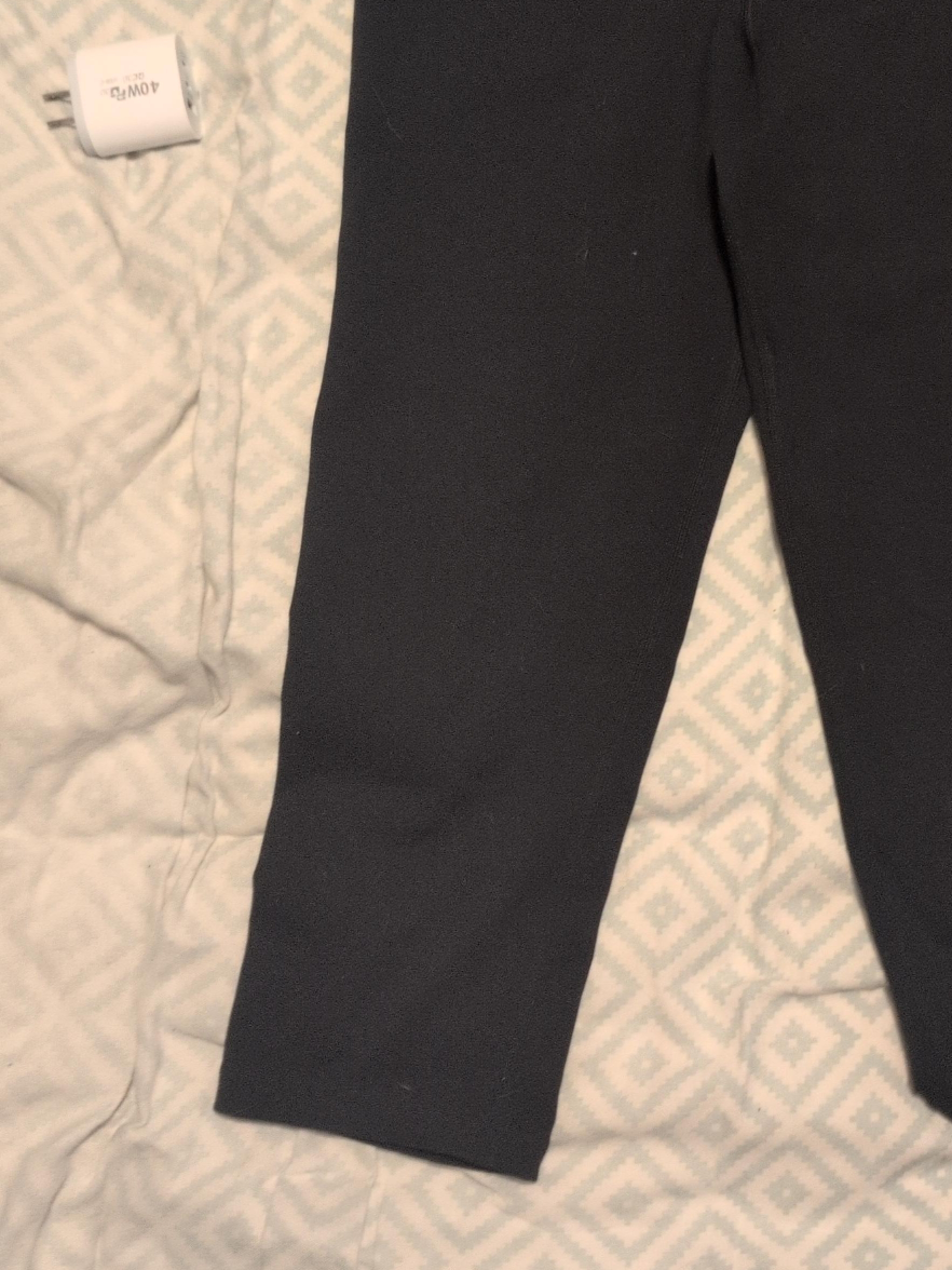Nike Dri-FIT Black Capri Leggings - Size L thumbnail