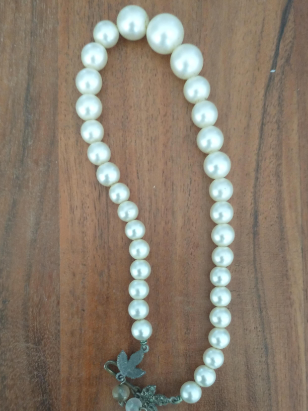 Pearl Necklace with Maple Leaf Clasp thumbnail