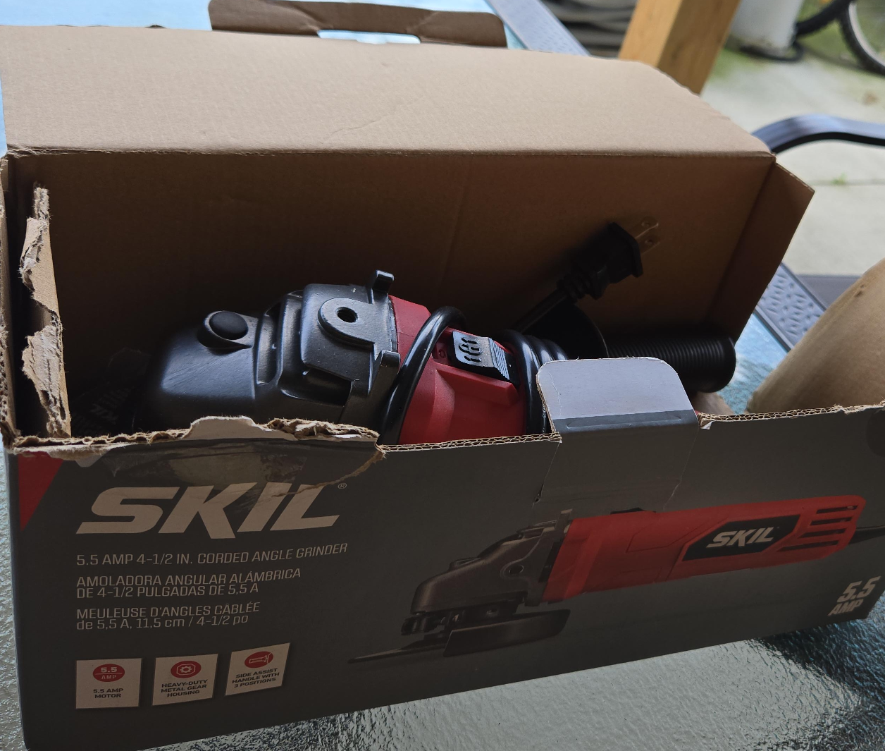 SKIL 5.5 Amp Corded Angle Grinder - New in Box! thumbnail