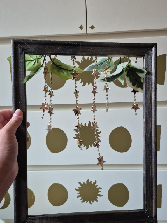 Hanging Star Garland in Frame thumbnail