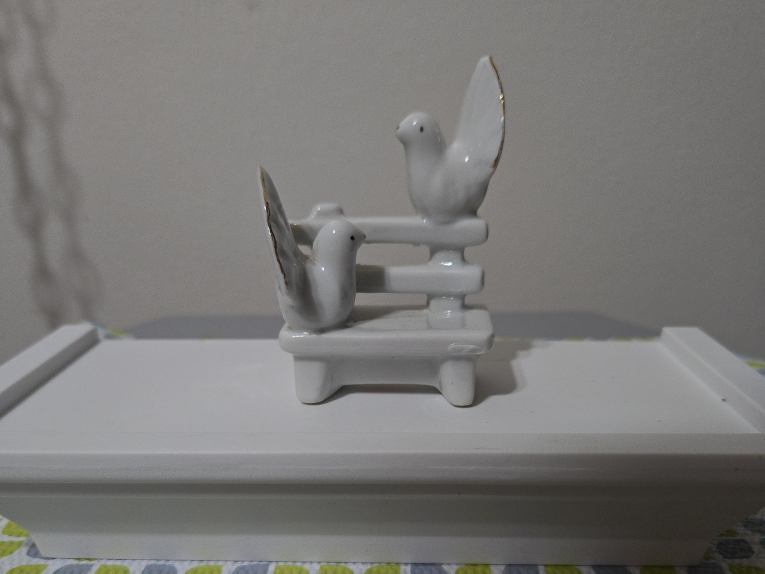 Vintage Porcelain Dove Figurine thumbnail