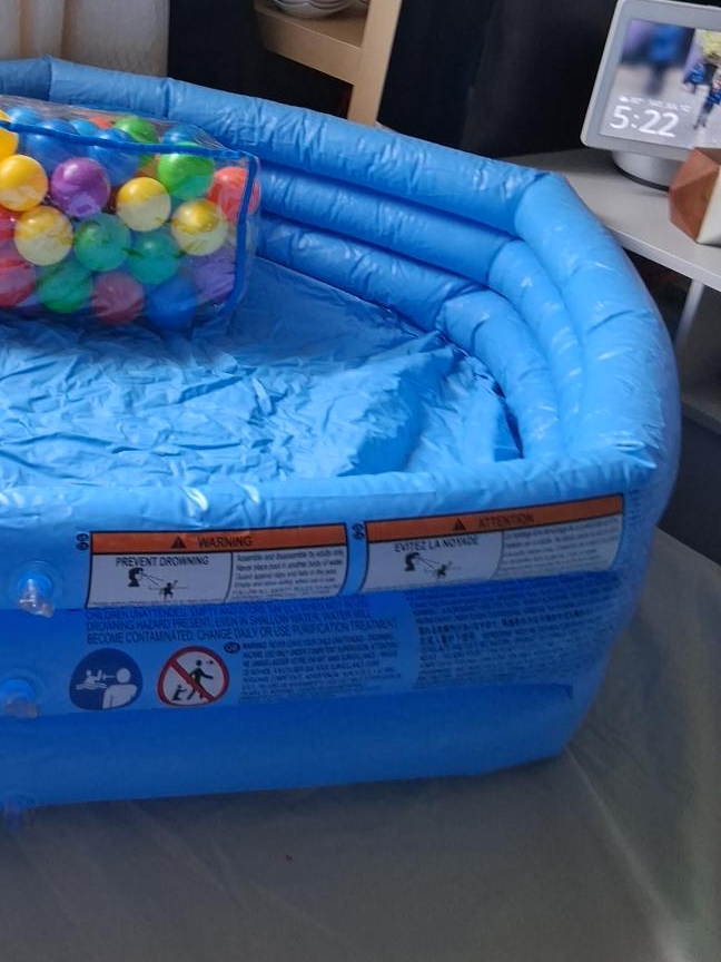 Kids' Inflatable Pool with Balls thumbnail