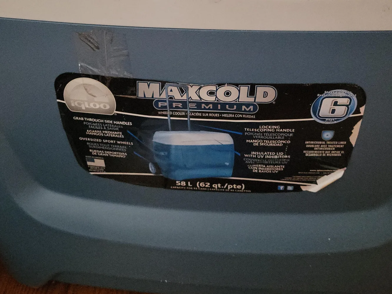 Igloo Maxcold Premium Wheeled Cooler 58L