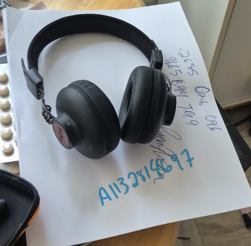 Marshall Headphones thumbnail