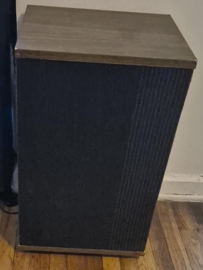 Vintage Speaker thumbnail
