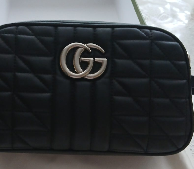Gucci GG Marmont Small Shoulder Bag - Black thumbnail
