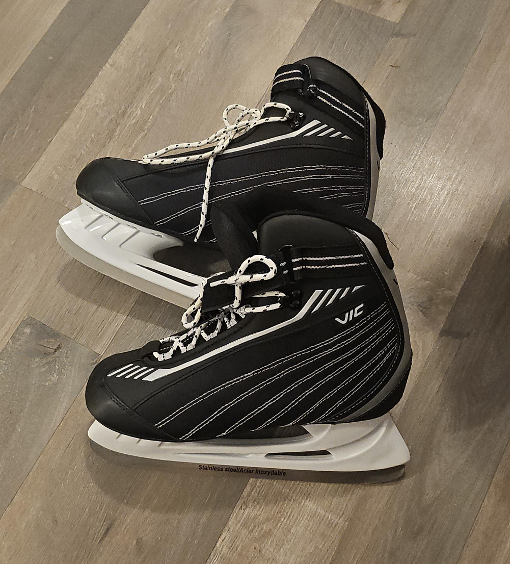 Vic Hockey Skates - US Size 8 thumbnail