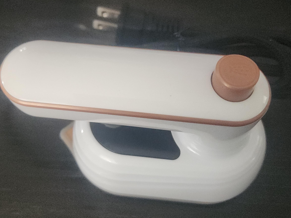 Mini Portable Iron thumbnail