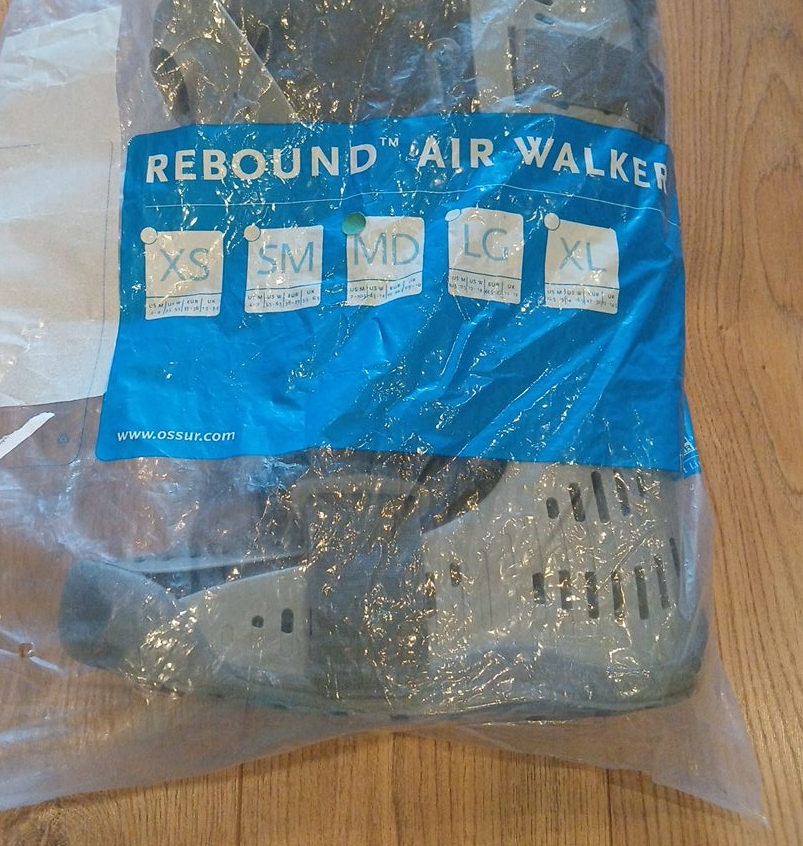 Össur Rebound Air Walker Boot - Size Medium thumbnail