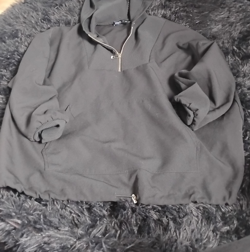 Zara Black Hoodie thumbnail