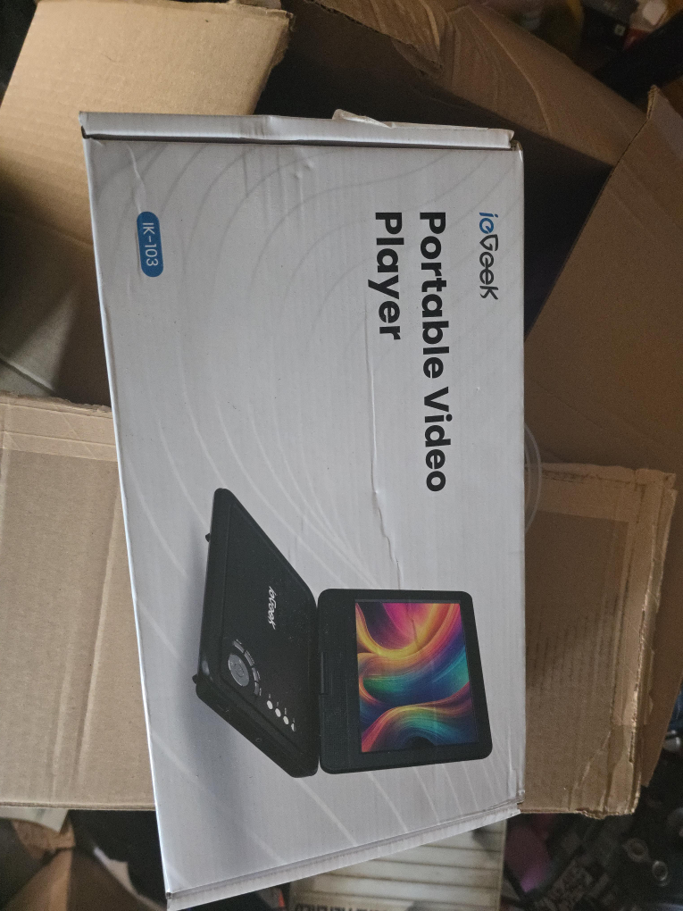ioGeek Portable Video Player IK-103 thumbnail