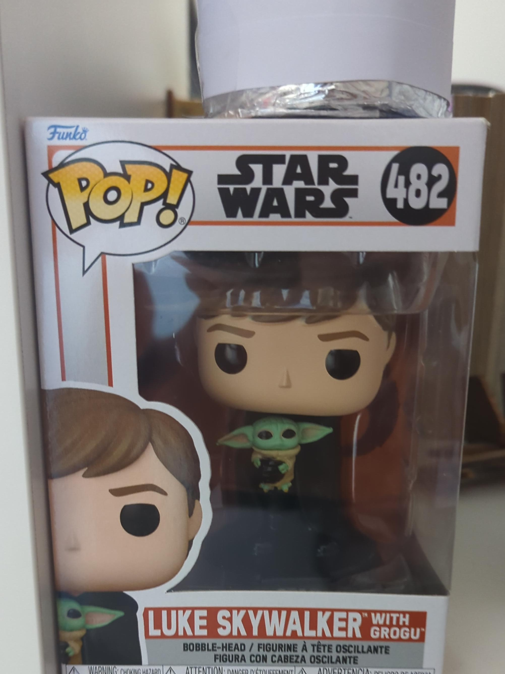 Funko Pop! Star Wars Luke Skywalker with Grogu #482 thumbnail