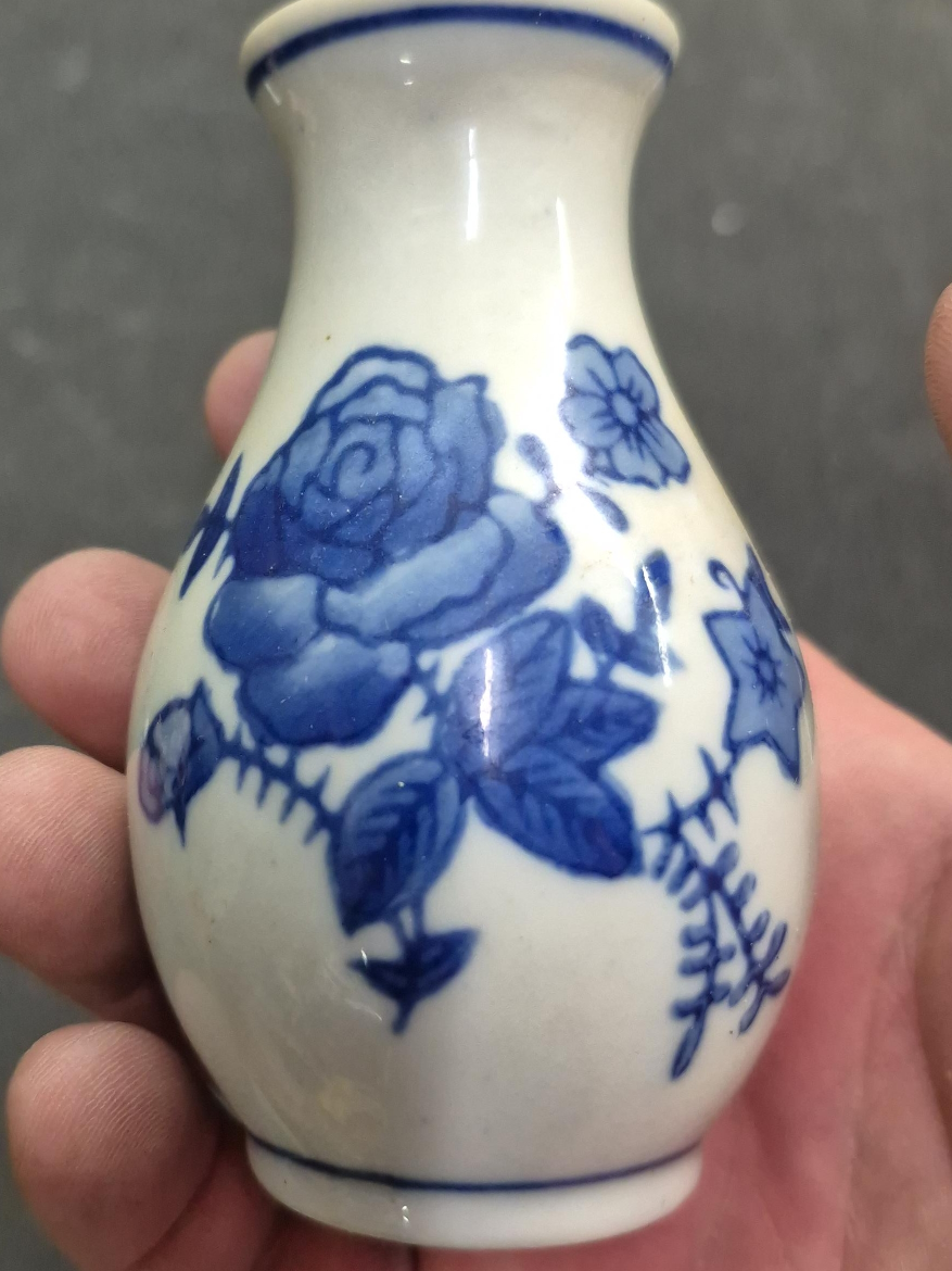 Vintage Floral Bud Vase - Blue & White thumbnail