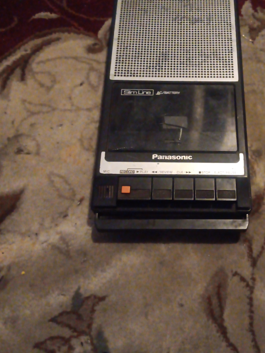 Panasonic Slim Line AC/BATTERY Cassette Player thumbnail