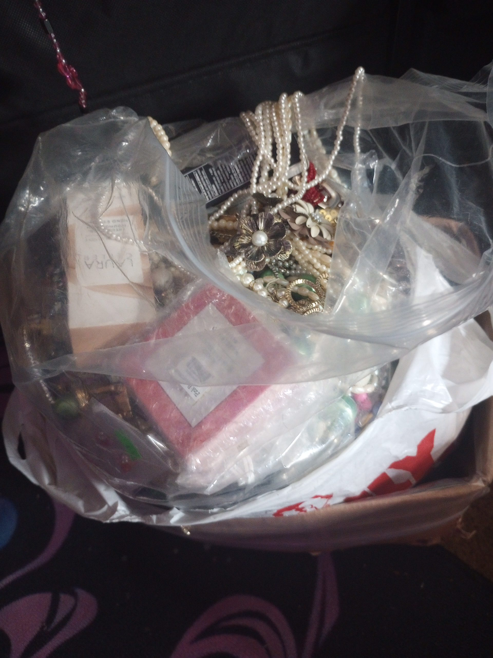 Mixed Lot of Jewelry thumbnail