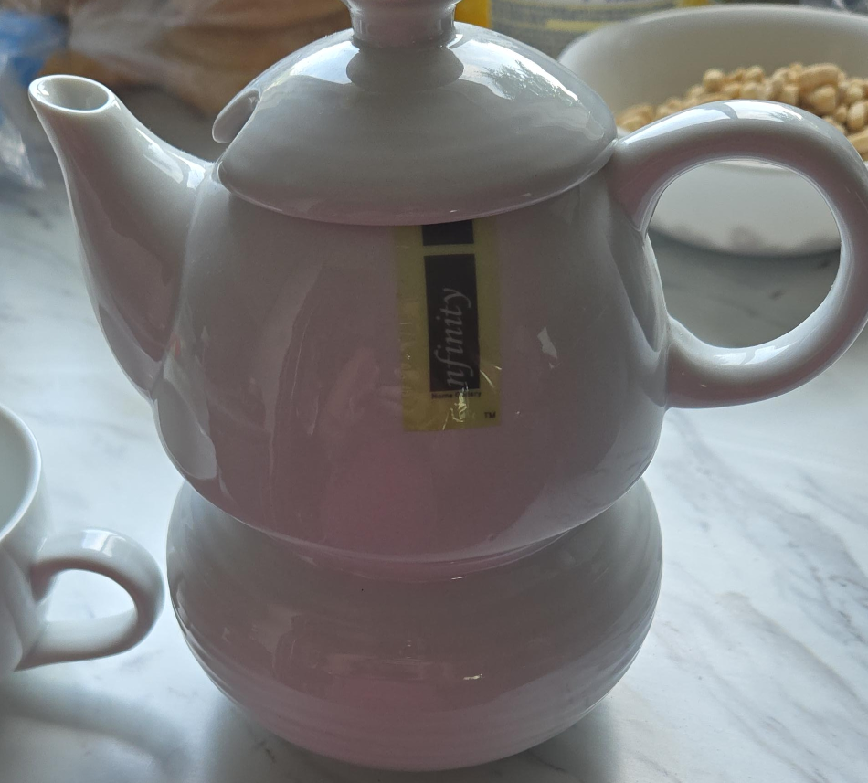 Infinity Teapot and Cup Set thumbnail