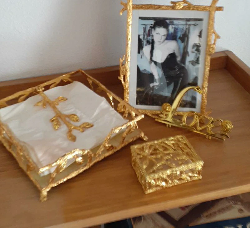 Gold Decorative Frames & Accessories thumbnail