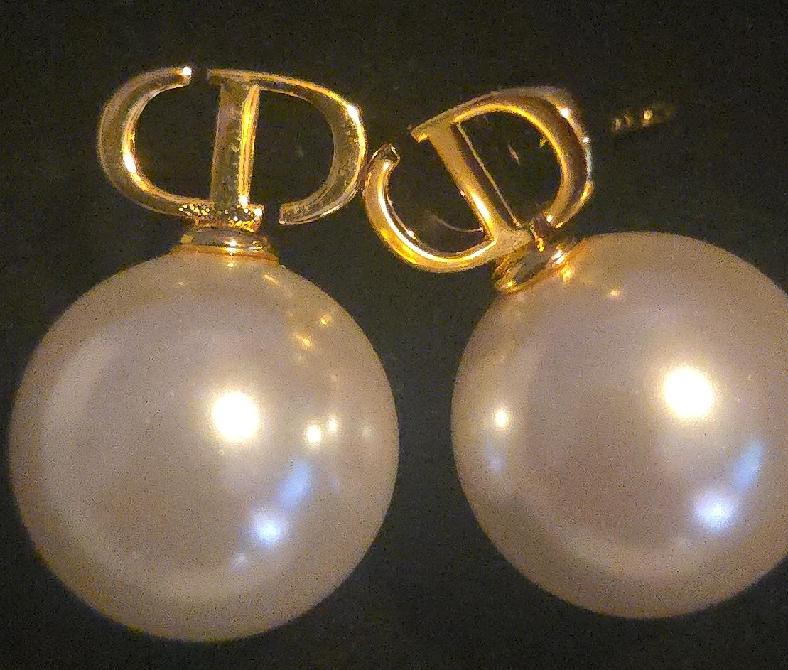 Dior Pearl Drop Earrings thumbnail