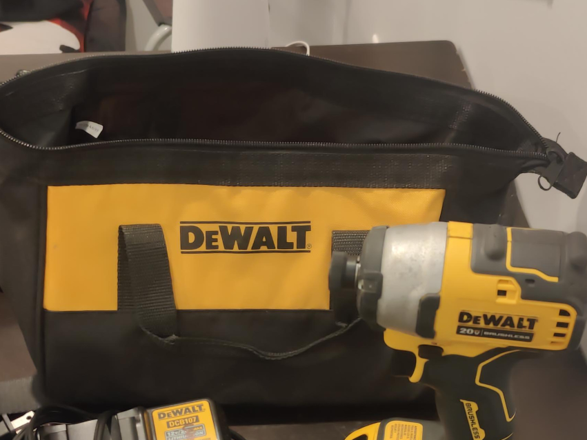 DeWalt 20V Brushless Impact Driver & Bag thumbnail