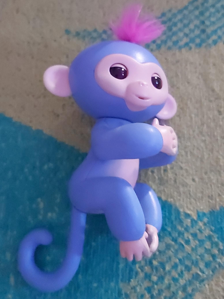 Fingerlings Interactive Baby Monkey - Blue thumbnail