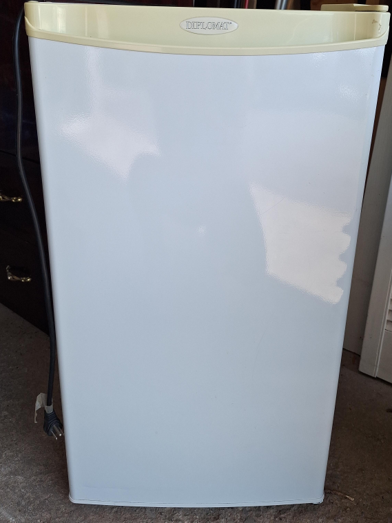 Diplomat Compact Mini Fridge
