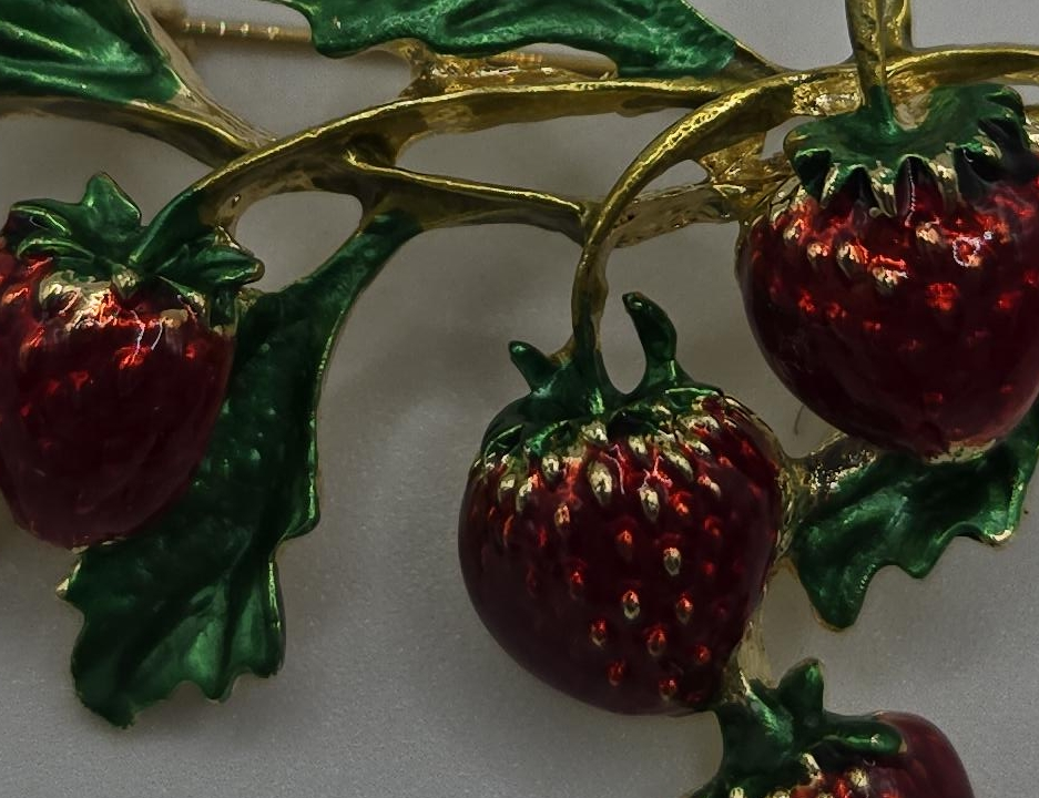 Strawberry brooch thumbnail