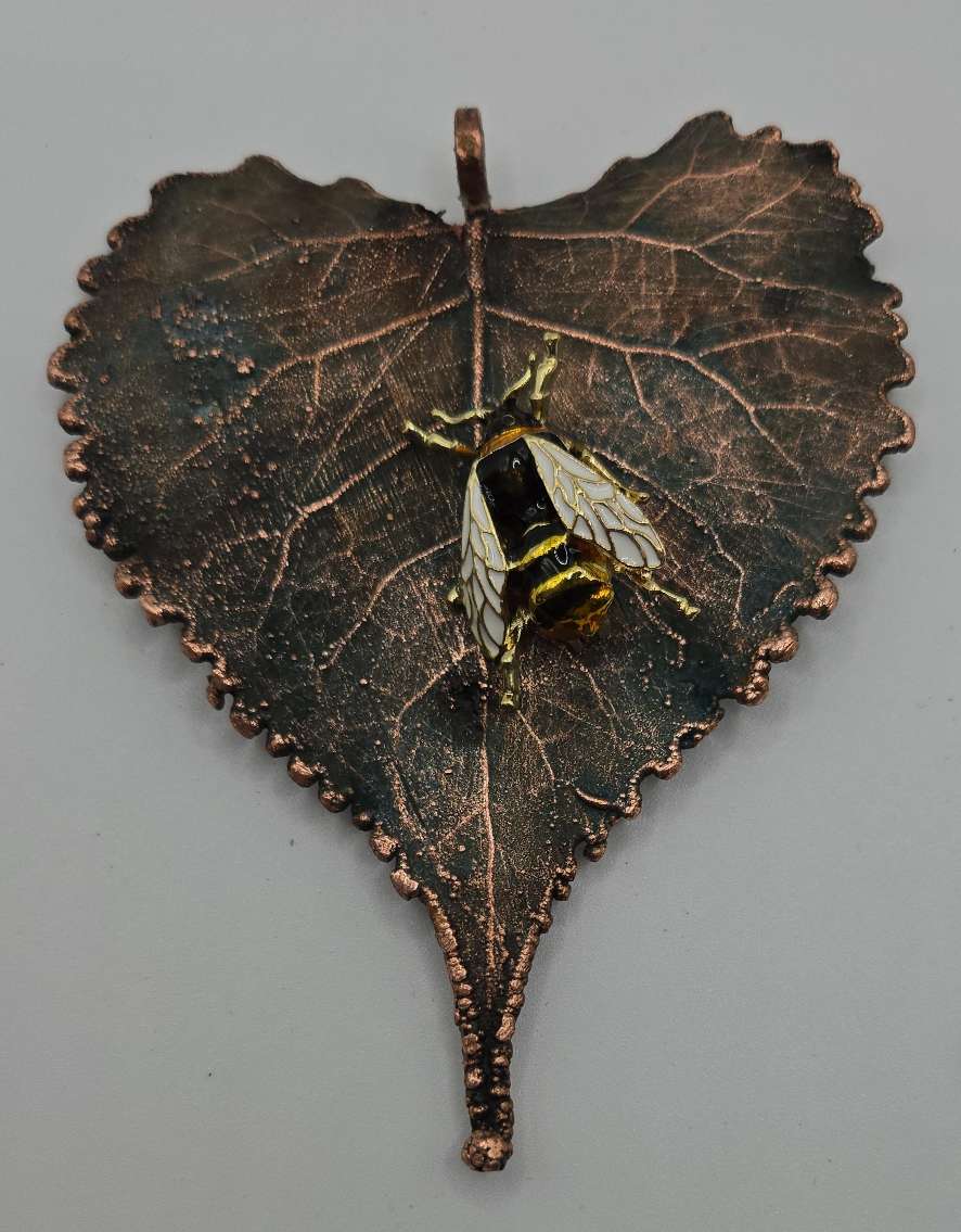 Leaf & Bee Pendant thumbnail