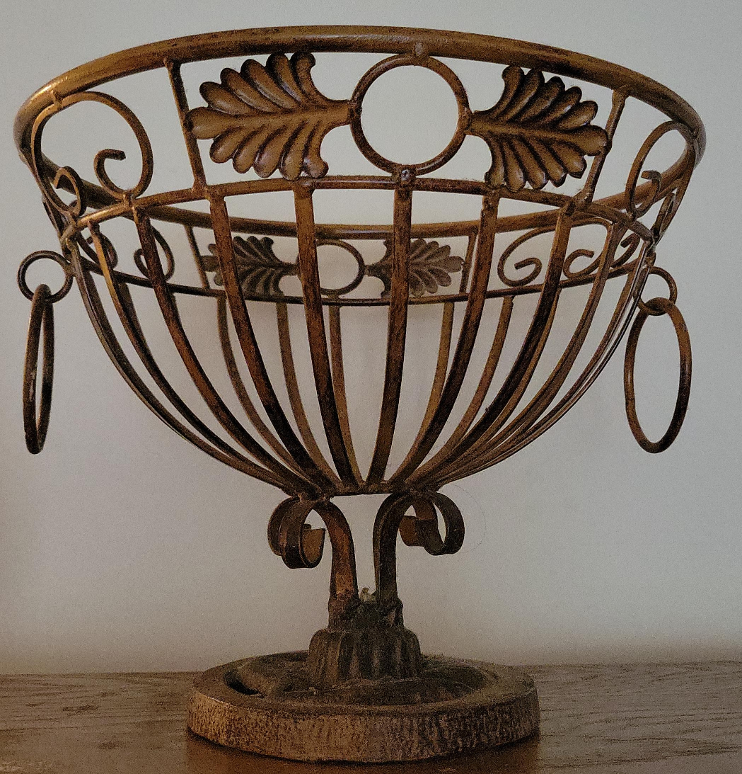 Metal Decorative Fruit Basket thumbnail