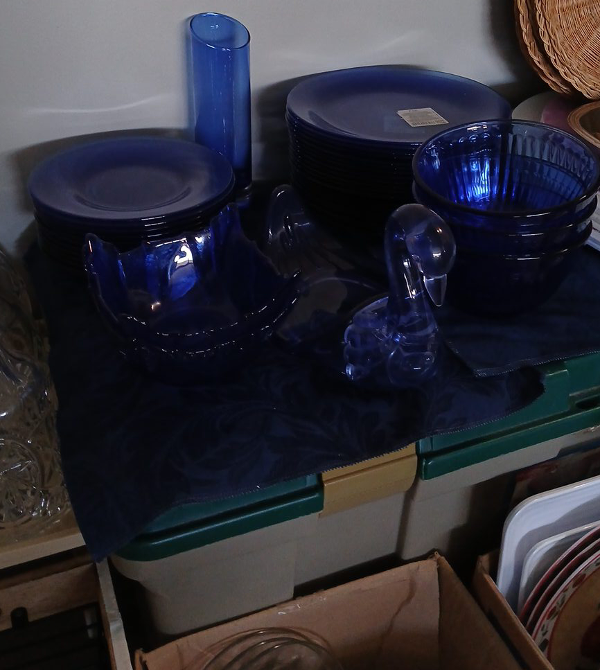Blue Glassware Set thumbnail