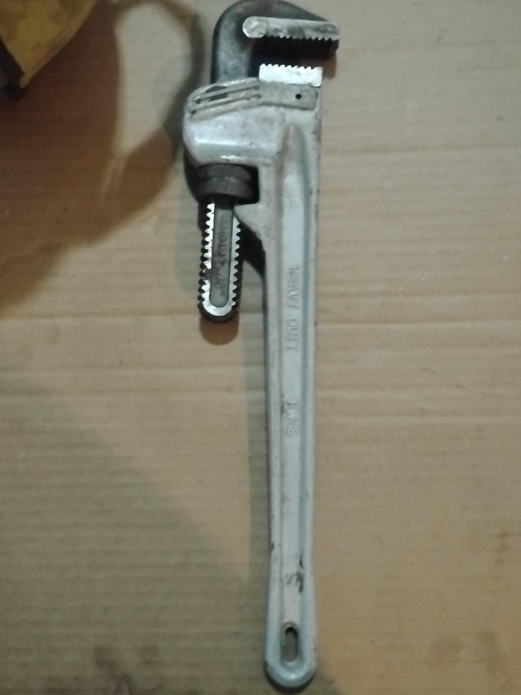 Heavy Duty Pipe Wrench thumbnail