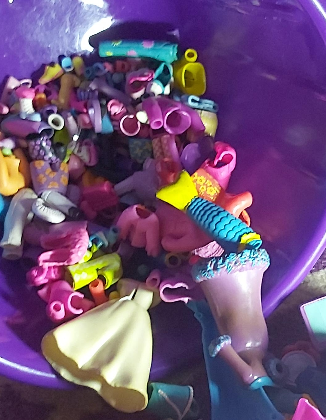 Polly Pocket Clothes & Accessories thumbnail