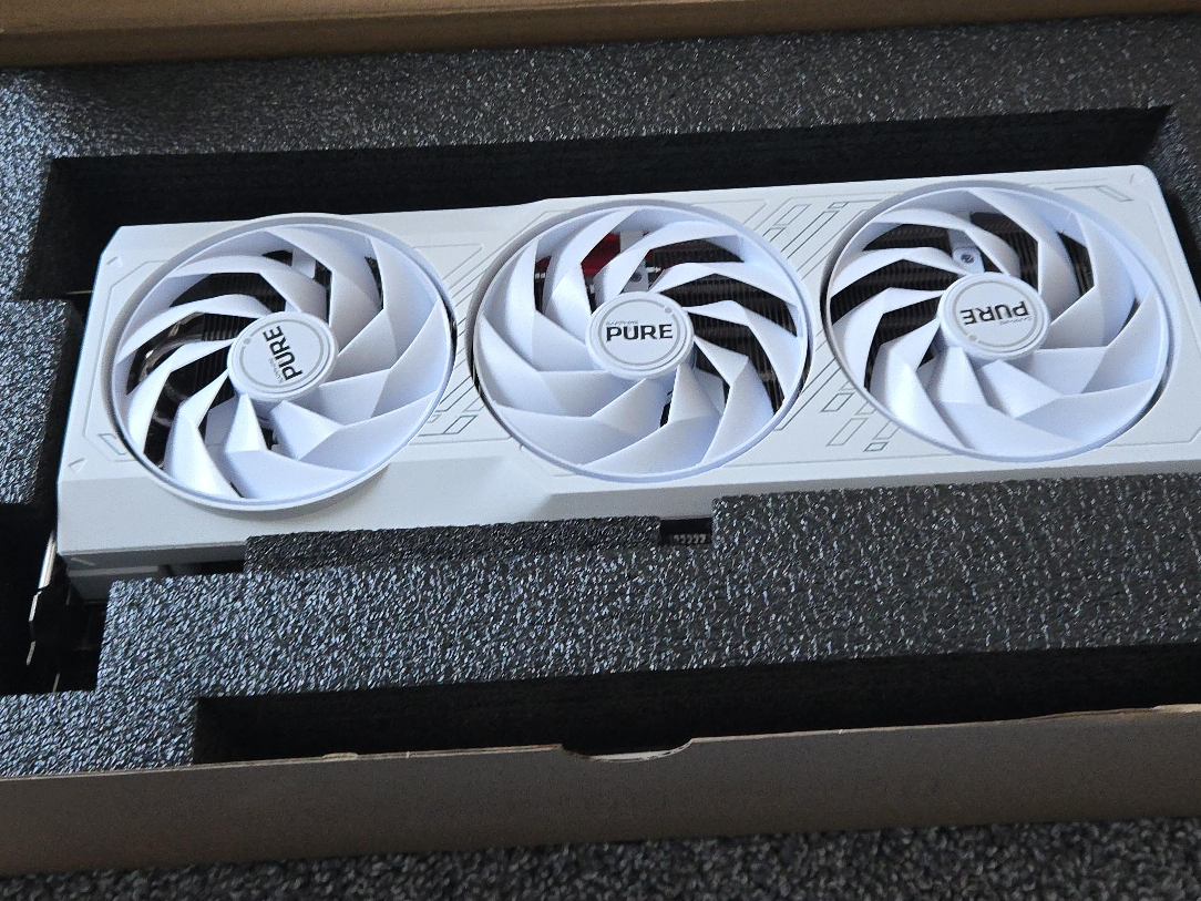 New Sapphire AMD Radeon RX 7800 XT PURE 16GB thumbnail