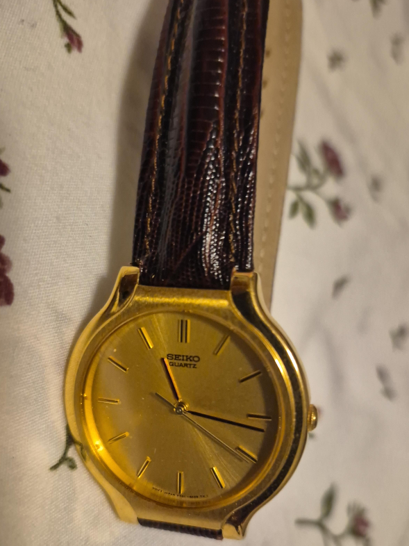 Seiko Quartz Gold Watch thumbnail