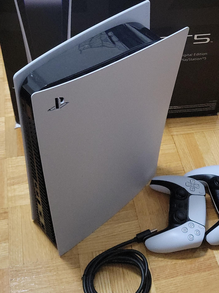 PlayStation 5 Digital Edition Console thumbnail