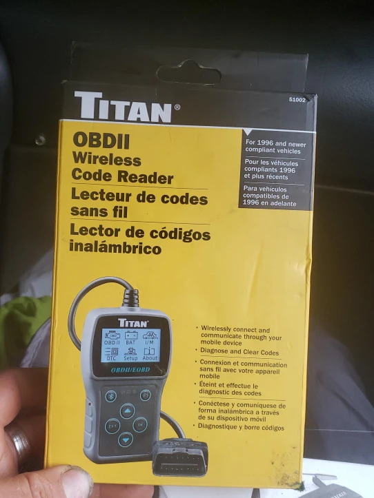 Titan OBDII Wireless Code Reader - New in Box! thumbnail