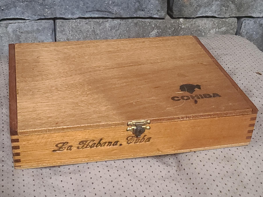 Cohiba La Habana Cuba Cigar Box thumbnail