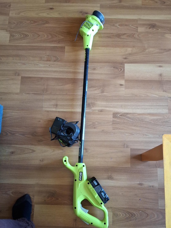 Ryobi Cordless Grass Trimmer/Edger thumbnail