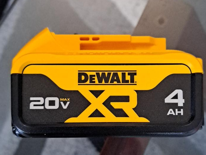 DeWalt 20V MAX XR 4Ah Battery thumbnail
