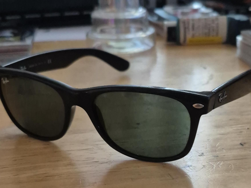 Ray-Ban Wayfarer Sunglasses - Black thumbnail