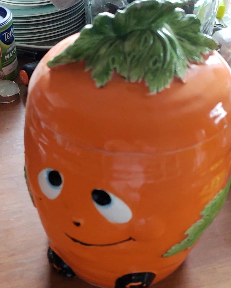 Whimsical Carrot-Shaped Cookie Jar thumbnail