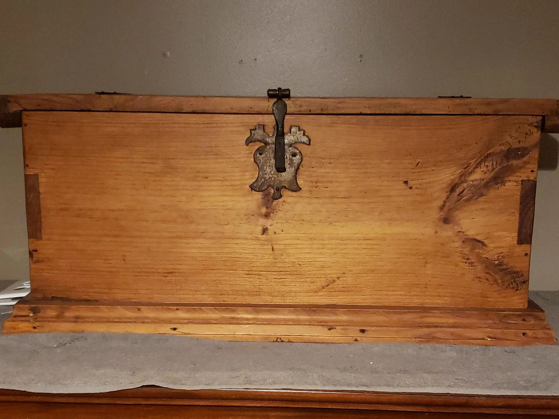 Wooden Storage Trunk thumbnail