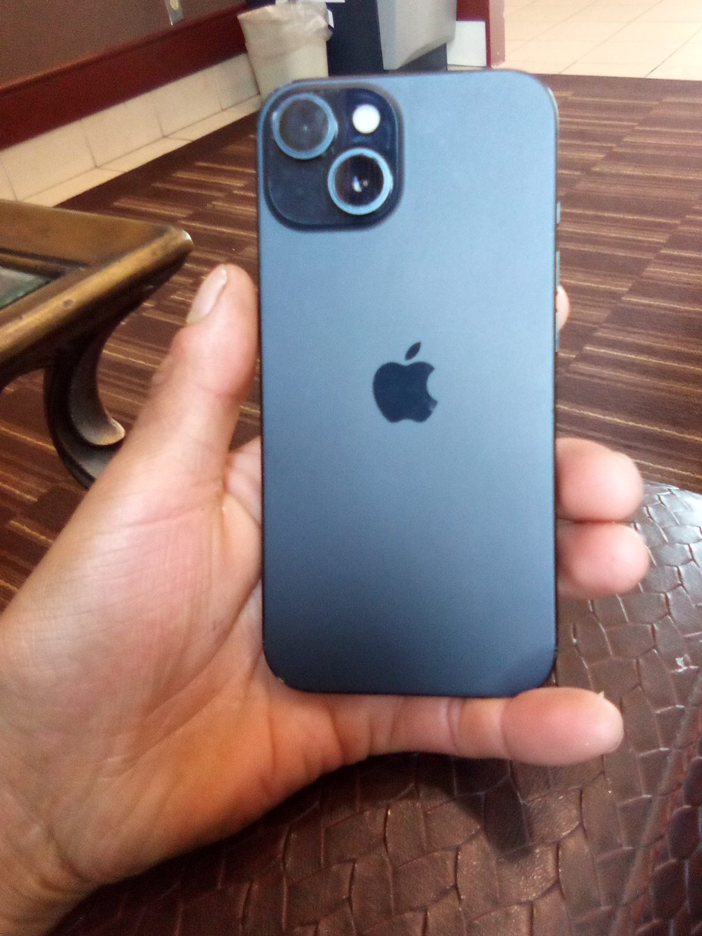 Apple iPhone 14 - Midnight thumbnail