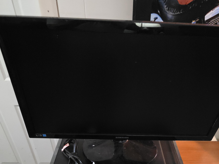 Samsung Monitor - Great Condition thumbnail